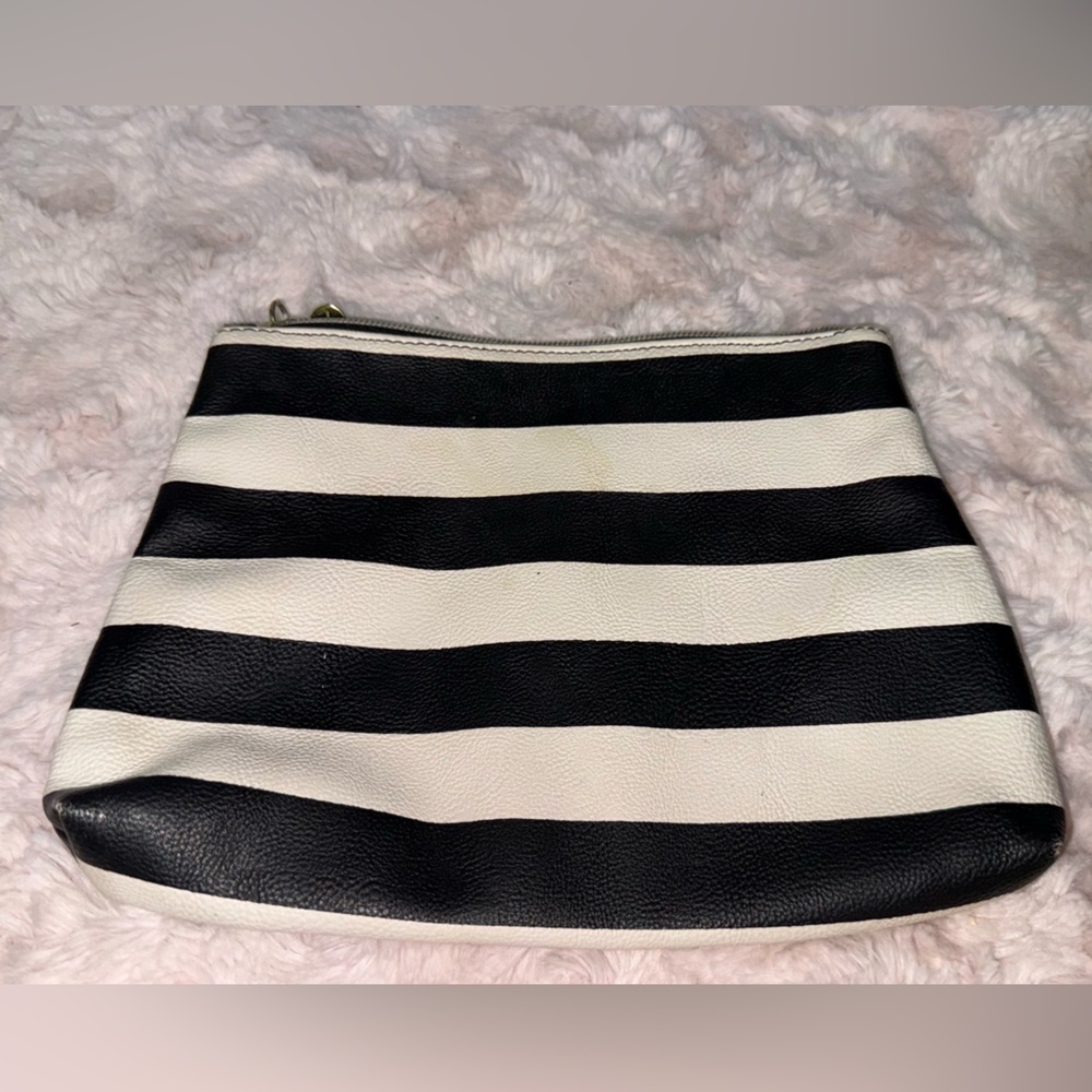 Xox Betsey Johnson Chic Striped Cosmetic or Travelers Clutch Pouch Bag - Picture 4 of 9